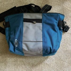Timbuk2 tote bag with zipper. Blue and gray